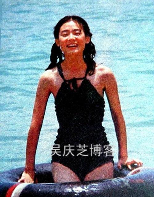 明星泳照,明星们的魅力瞬间